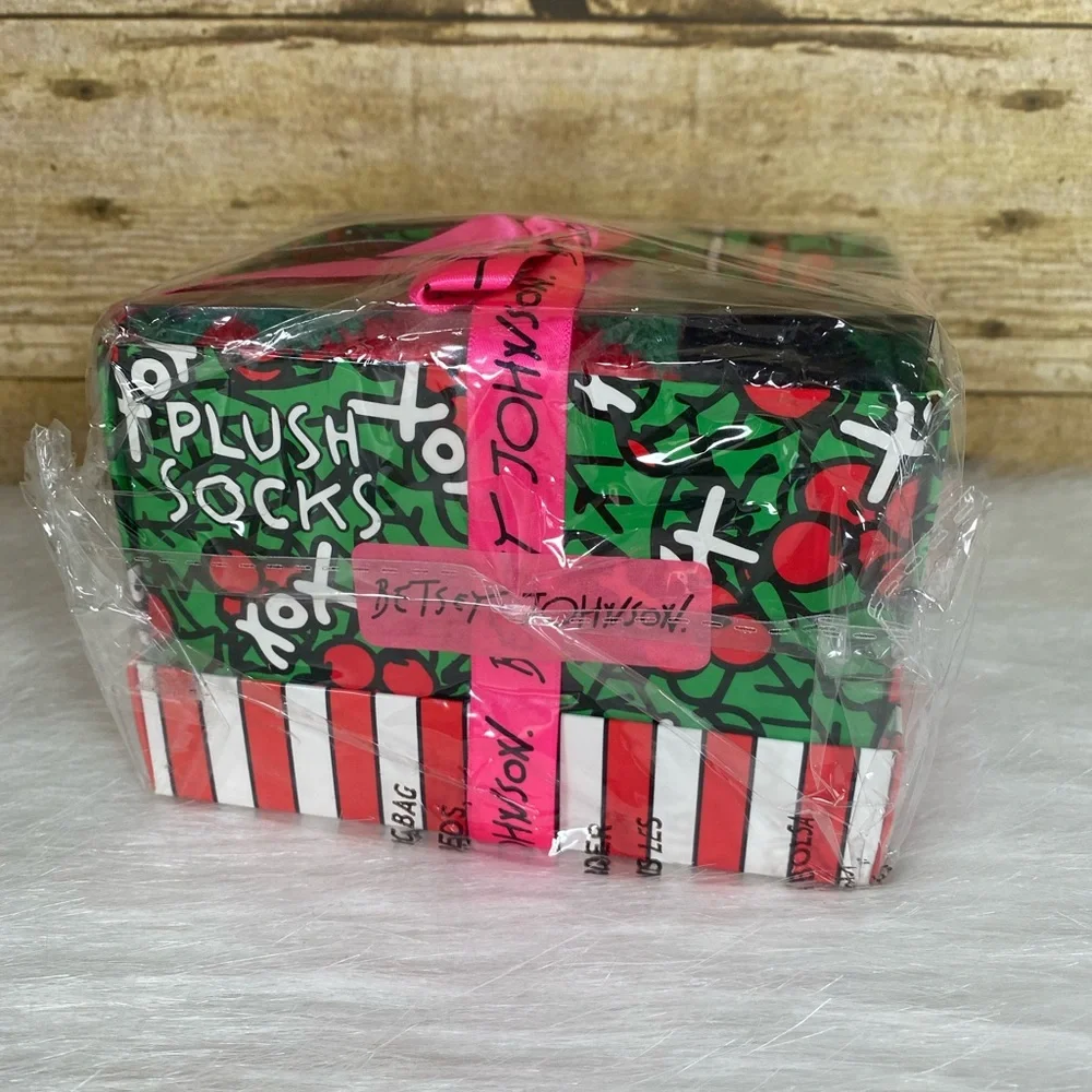 Betsey Johnson 3 Pk Cozy Plush Slipper Socks Size 9-11 NWT Womens Love XOX Heart